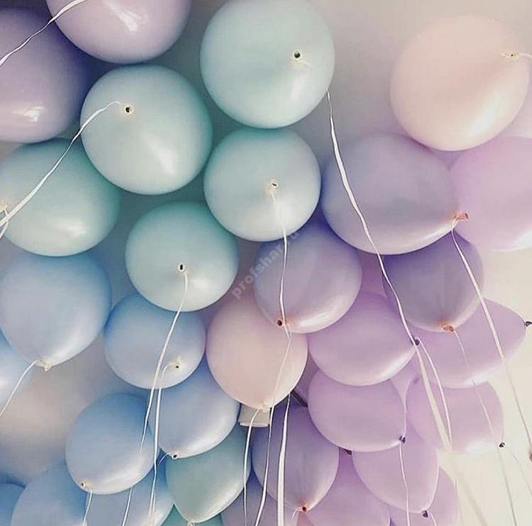 Композиция из шаров под потолок 136